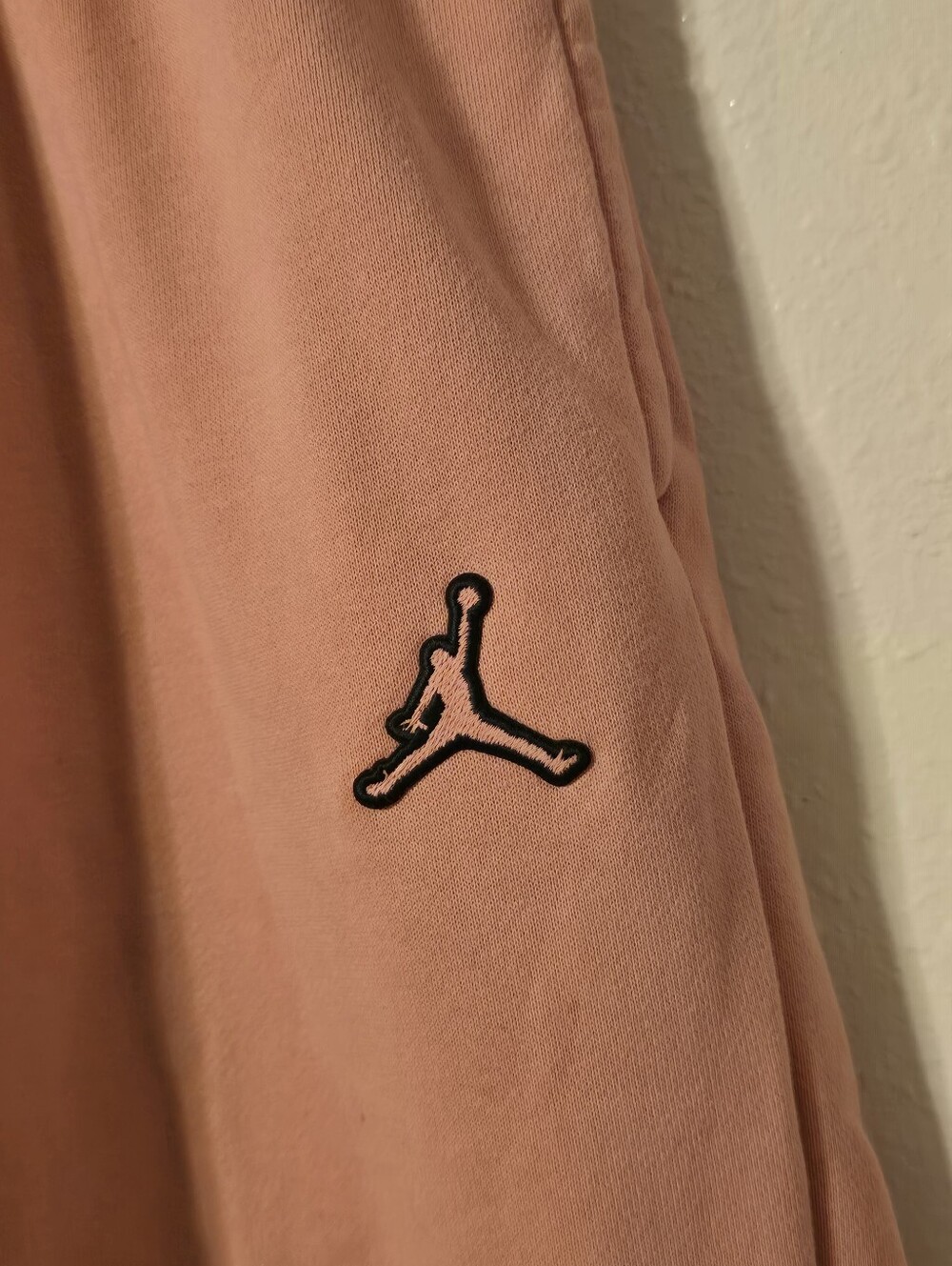 Nike Jordan Women's Essentials Fleece Sweatpants Loose Fit Pink L - Faint Spots - Picture 2 of 9